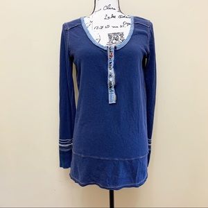 We The Free 1/2 Button High Low Oversized Top Sz S